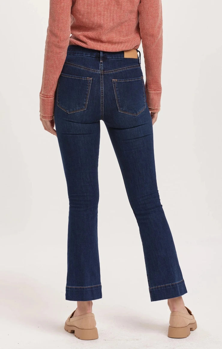 Jeanne Super High Rise Cropped Flare Jeans / Star Demand