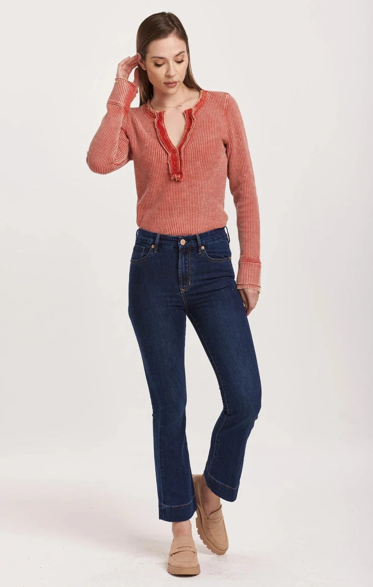 Jeanne Super High Rise Cropped Flare Jeans / Star Demand