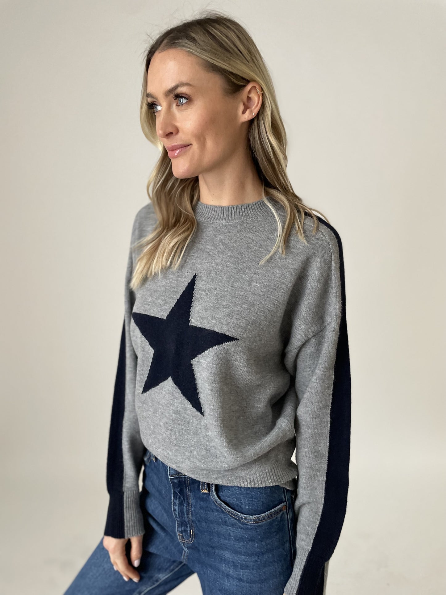 Morgan Star Graphic Crew Neck / Grey & Navy