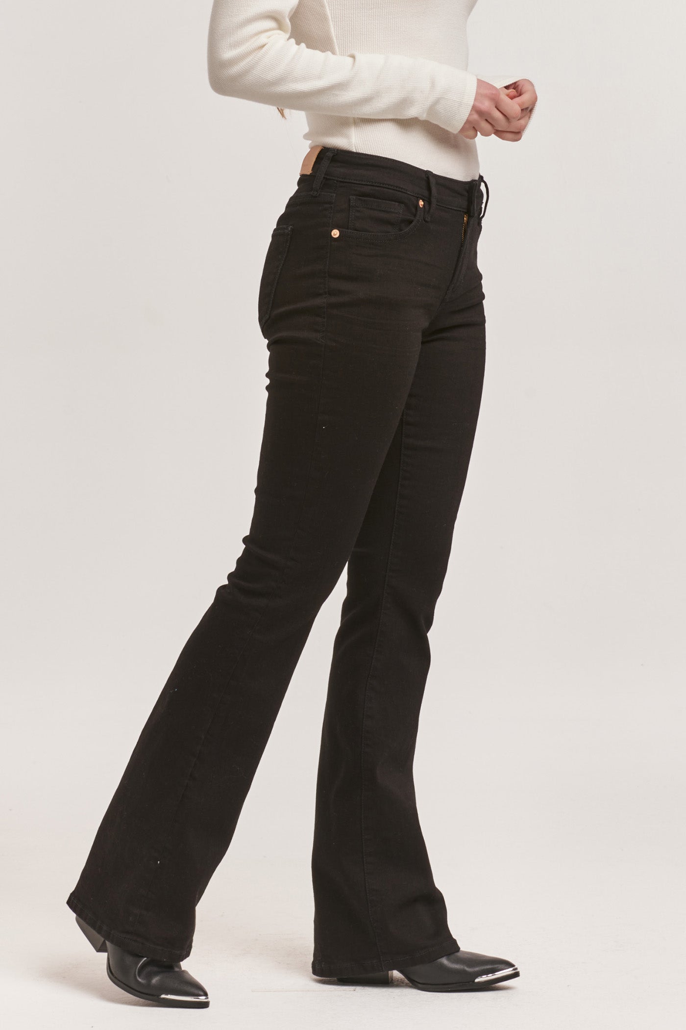 Jaxtyn Boot Cut Jean / Black Olive